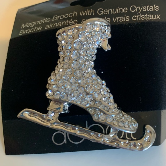 Skate Brooch Rhinestone Embellished NEW - Picture 1 of 1